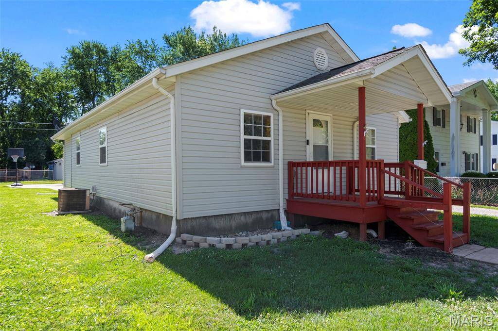 1620 N Monroe ST, Litchfield, IL 62056