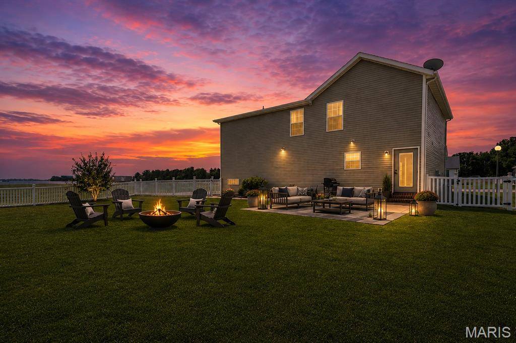10009 PATRIOT DR, Breese, IL 62230