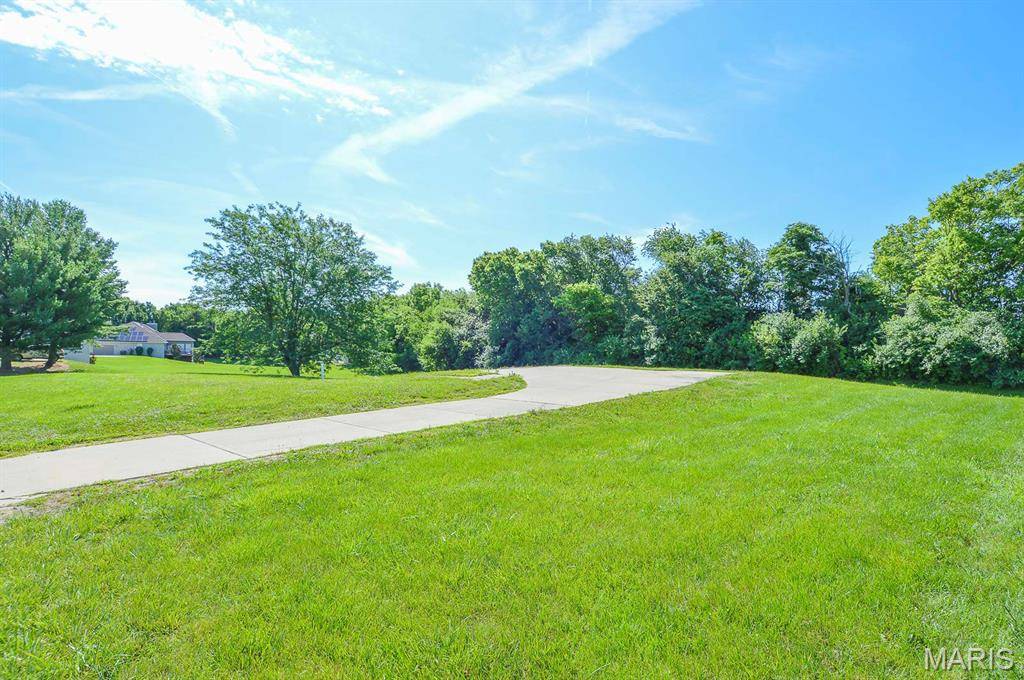 4092 Redcastle PL, Swansea, IL 62226