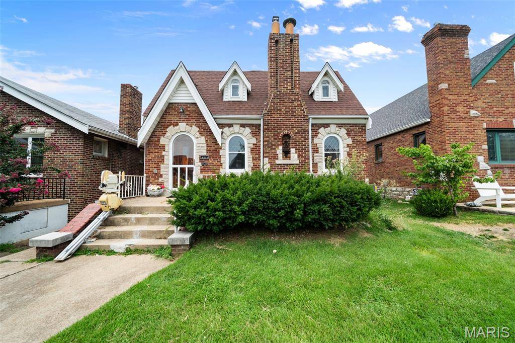 6319 Tholozan AVE, St Louis, MO 63109