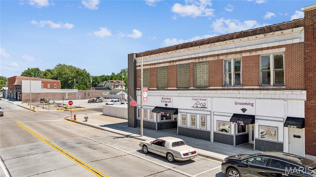 124 E Main ST, Staunton, IL 62088