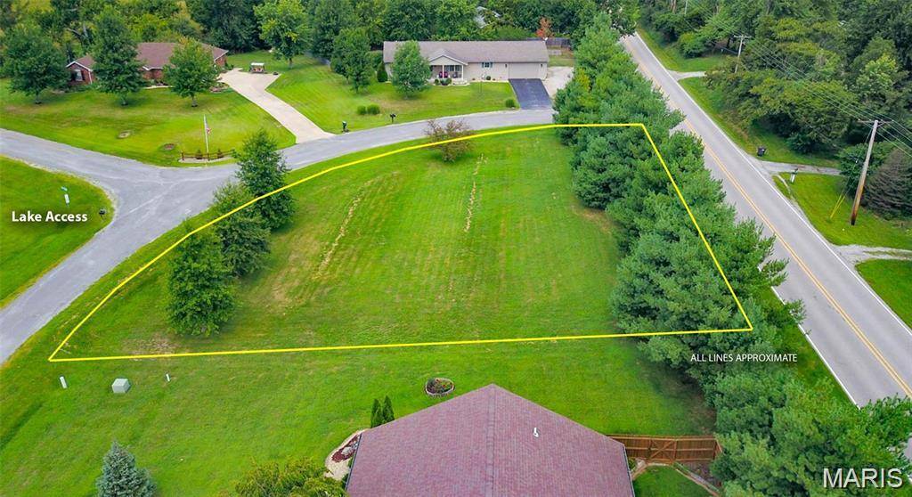 13884 White Pine LN, Godfrey, IL 62035