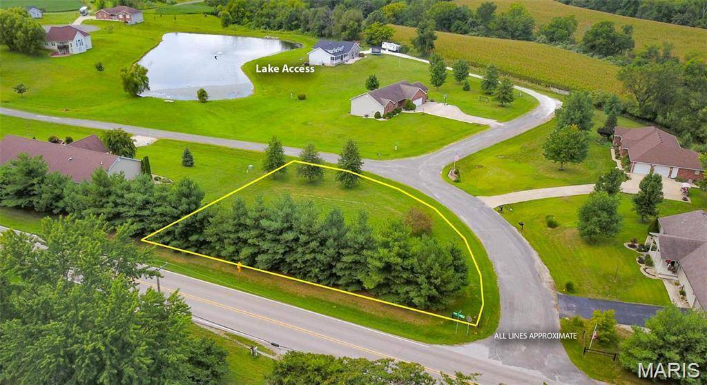 13884 White Pine LN, Godfrey, IL 62035