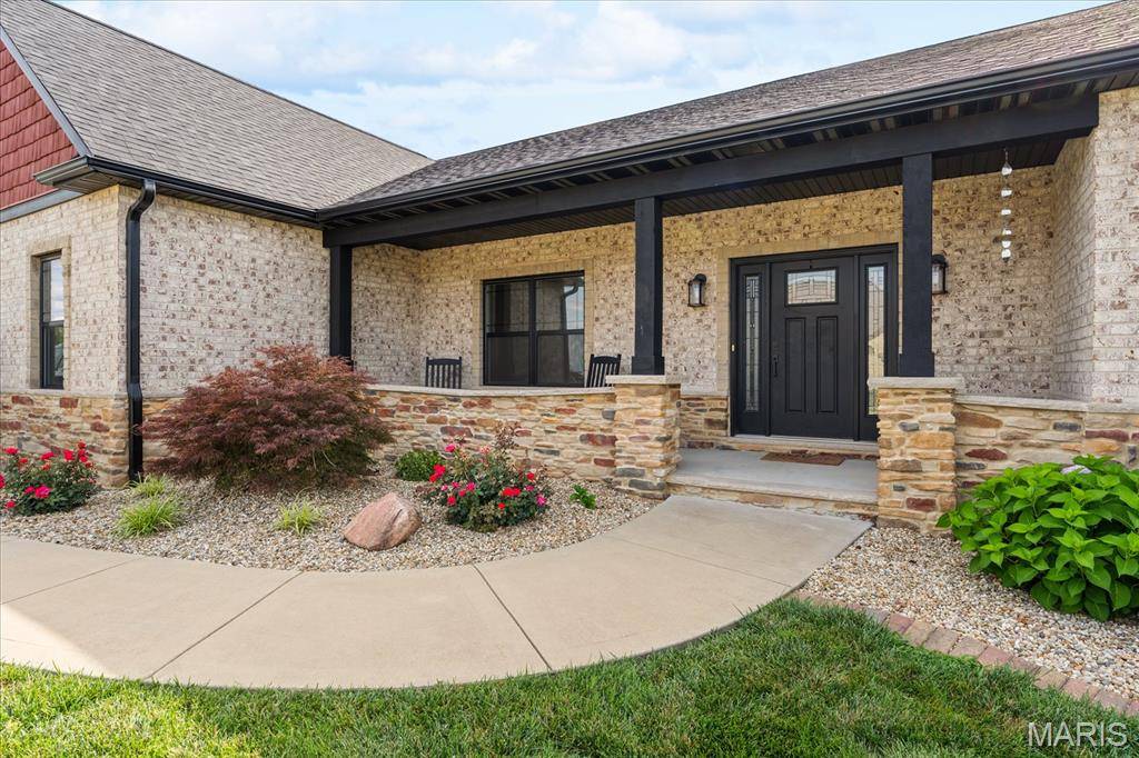 500 Shadow Rock CT, Lebanon, IL 62254