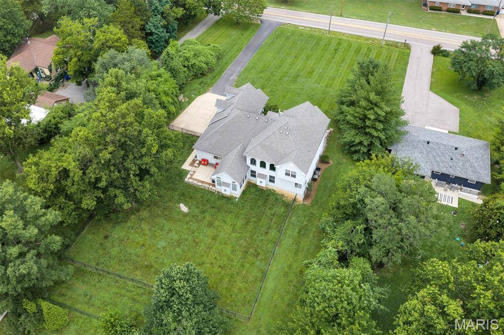 335 Summit RD, Fenton, MO 63026