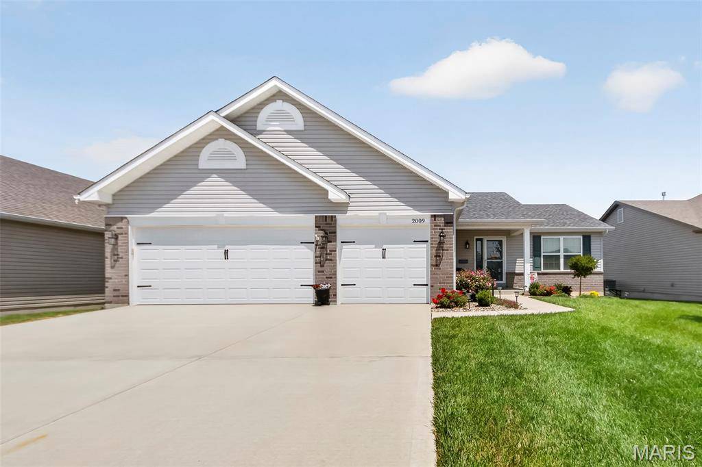 2009 White Branch DR, St Paul, MO 63366