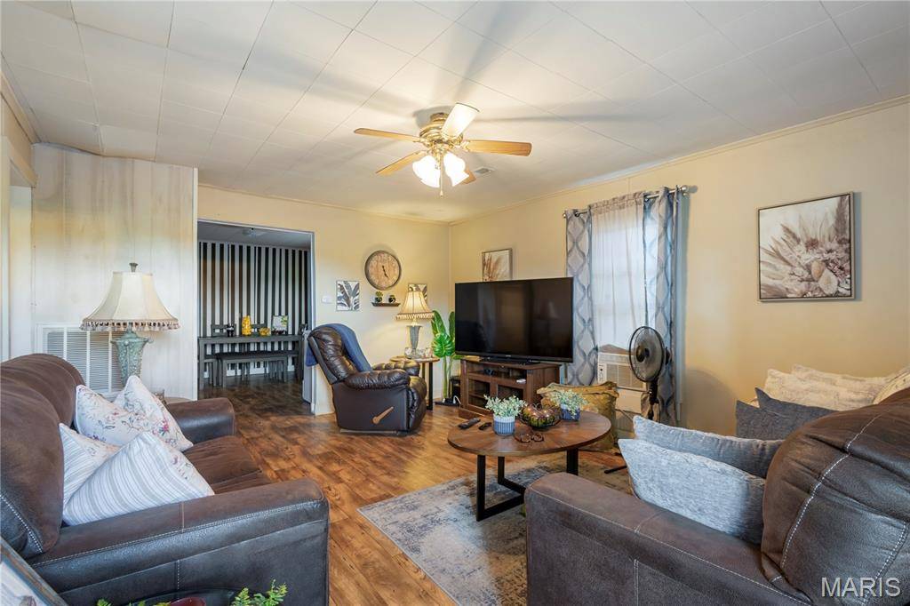 404 W Murray LN, Sikeston, MO 63801