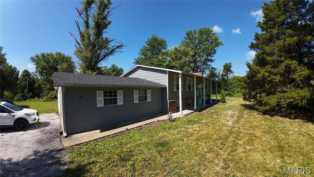 9978 Highway N, Lake St Louis, MO 63367