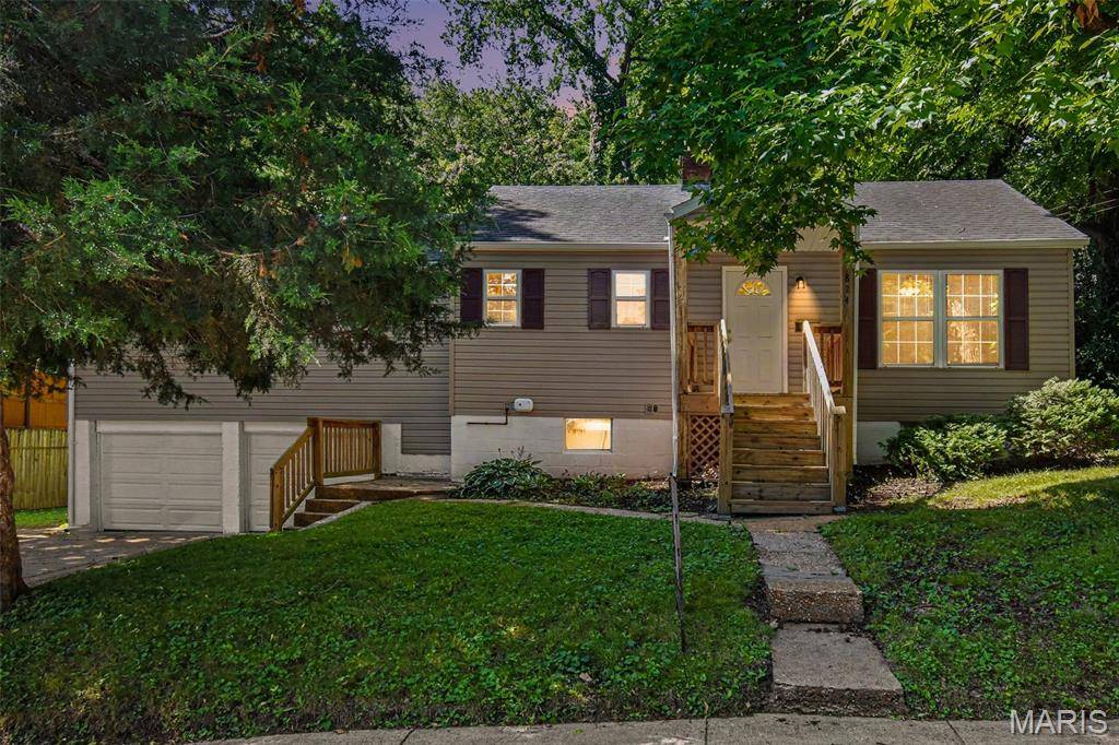 824 N Forest AVE, Webster Groves, MO 63119