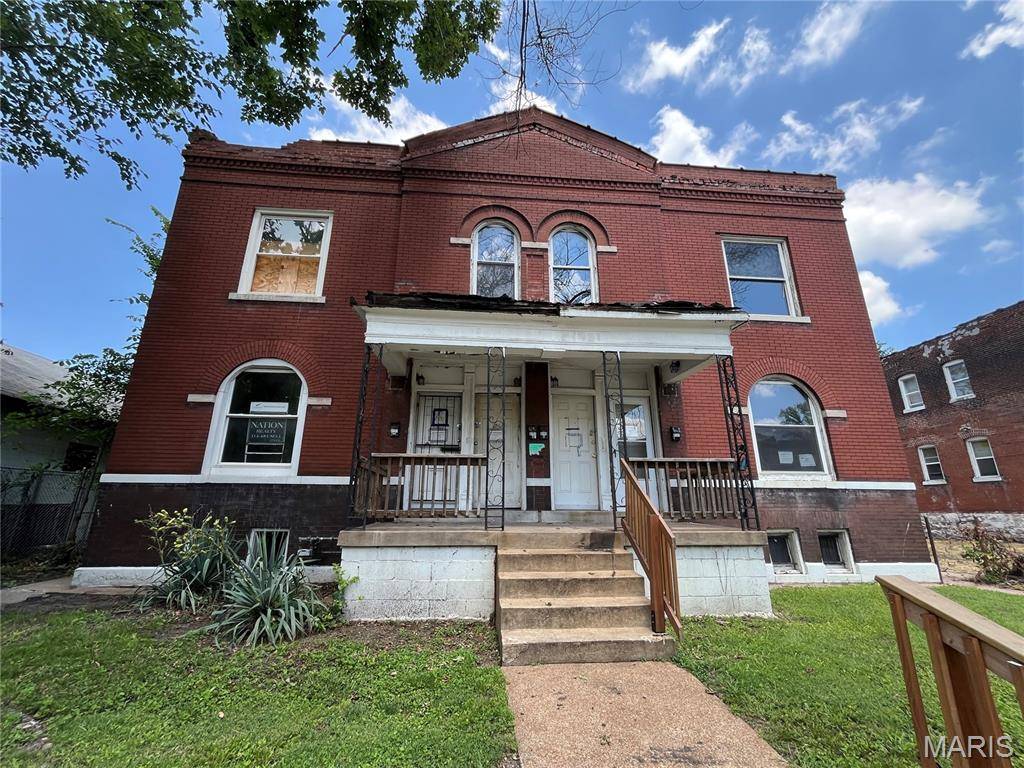 4149 Labadie AVE, St Louis, MO 63115