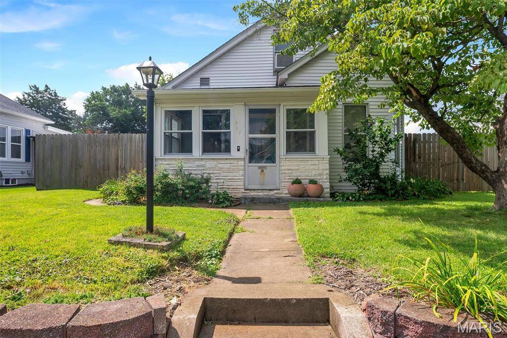 907 Hawley AVE, Alton, IL 62002
