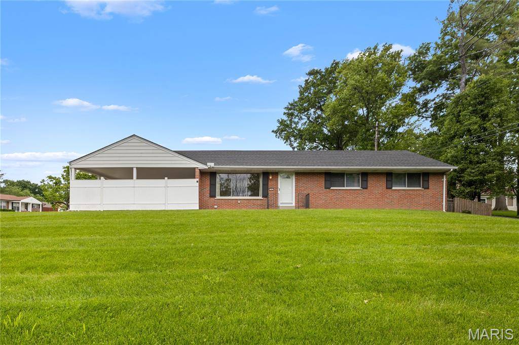 1001 Schulte RD, Unincorporated, MO 63146