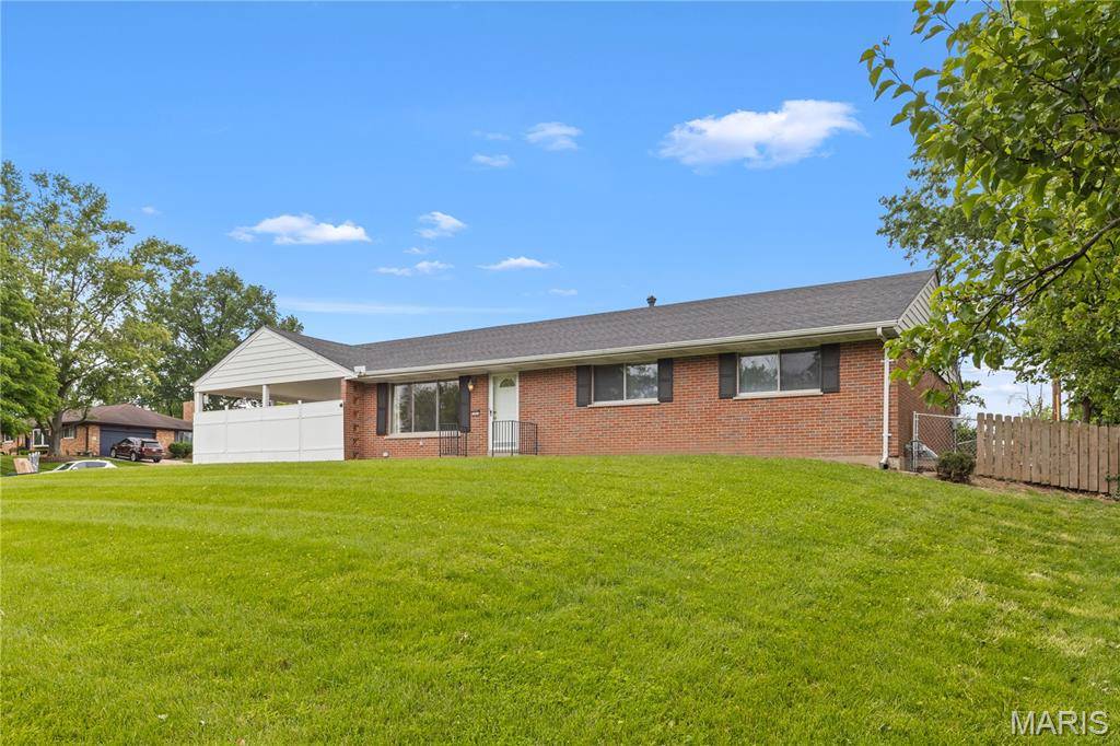 1001 Schulte RD, Unincorporated, MO 63146