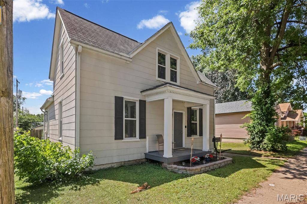 1324 Lebanon AVE, Belleville, IL 62221