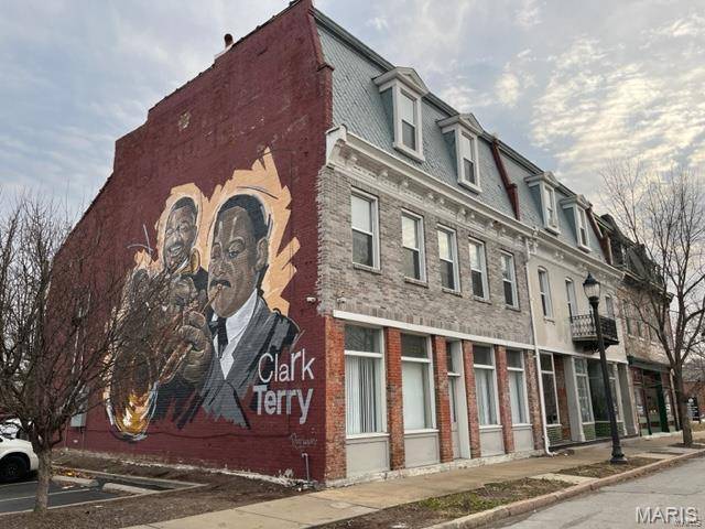 7714 S Broadway, St Louis, MO 63111