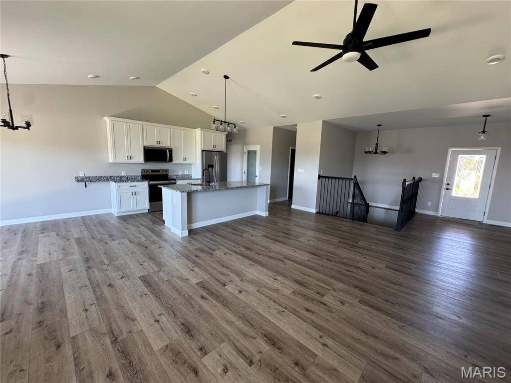 726 Deerfield LN, Farmington, MO 63640