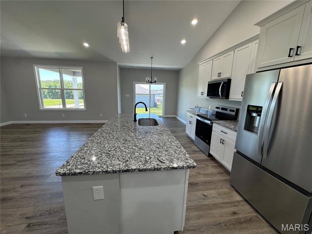 726 Deerfield LN, Farmington, MO 63640