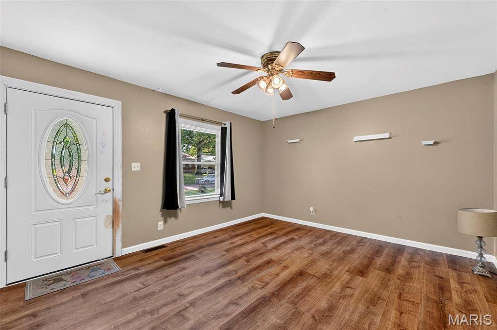 135 Linnview DR, St Louis, MO 63129
