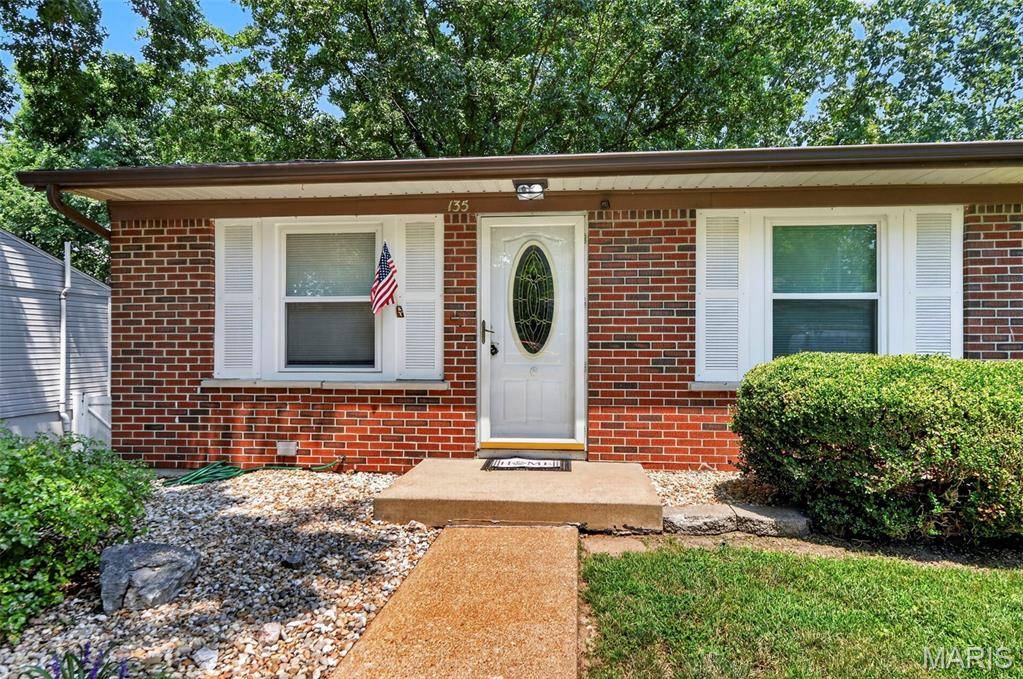 135 Linnview DR, St Louis, MO 63129