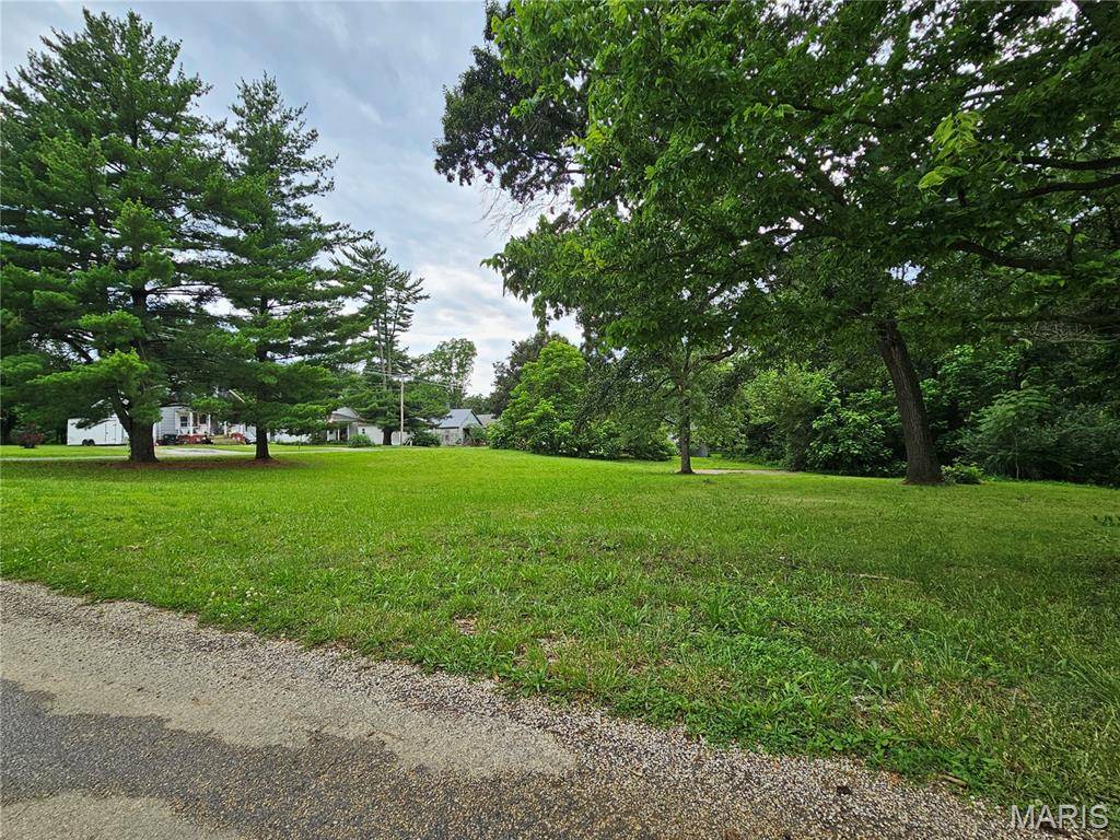 1031 E Seward ST, Hillsboro, IL 62049