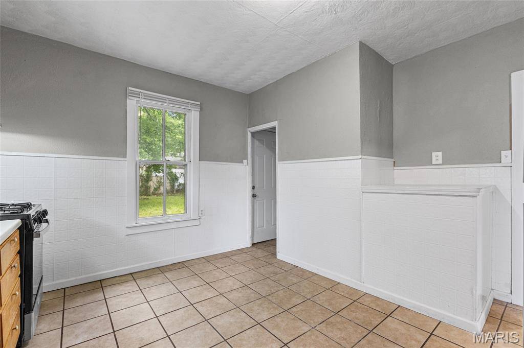 7033 Julian AVE, University City, MO 63130