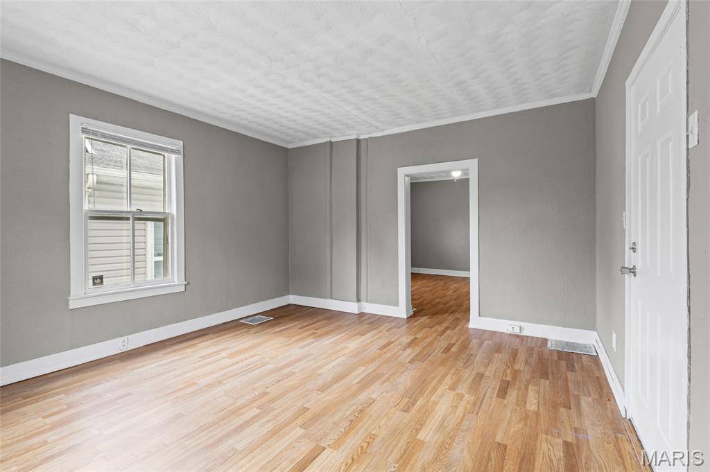 7033 Julian AVE, University City, MO 63130