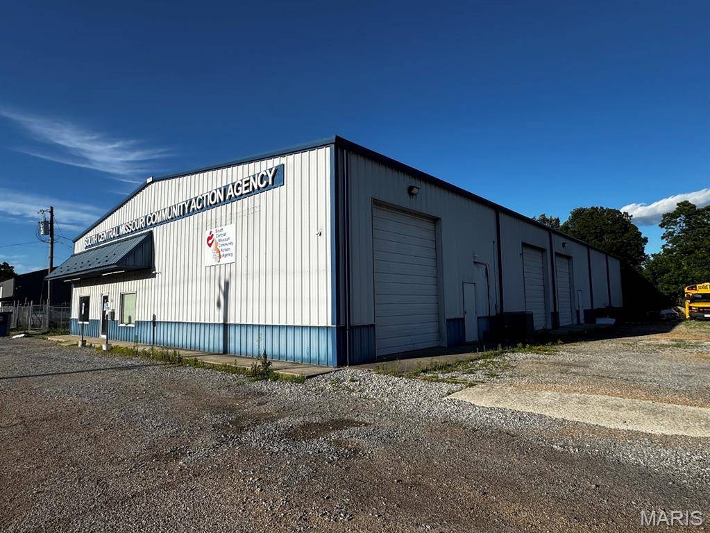 1716 S Broadway ST, Poplar Bluff, MO 63901