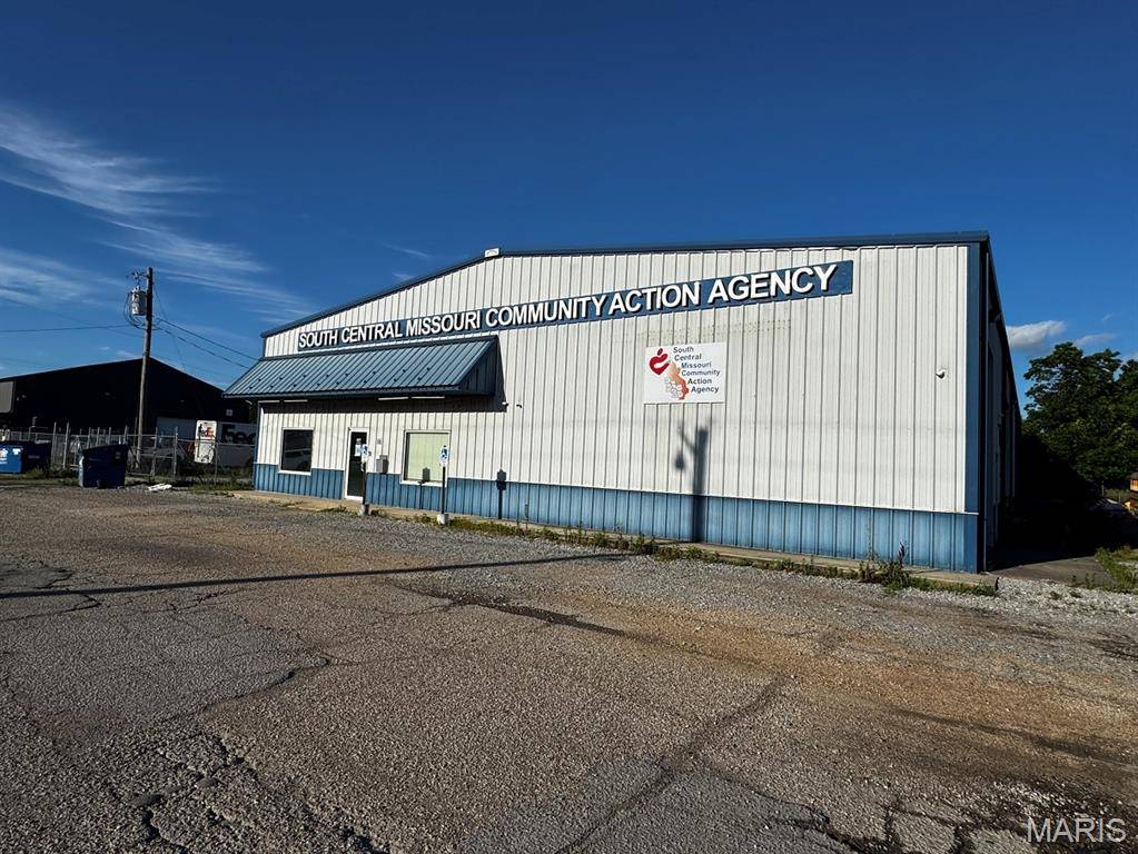 1716 S Broadway ST, Poplar Bluff, MO 63901