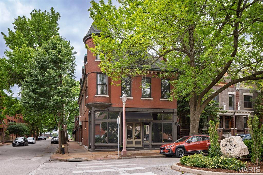 4400 Laclede AVE, St Louis, MO 63108