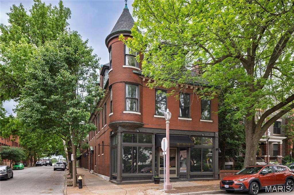 4400 Laclede AVE, St Louis, MO 63108