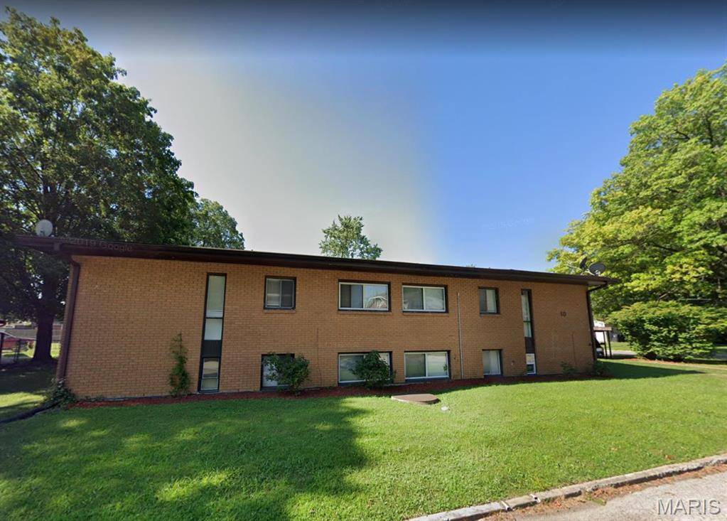 10 S 35TH ST #1, Belleville, IL 62226