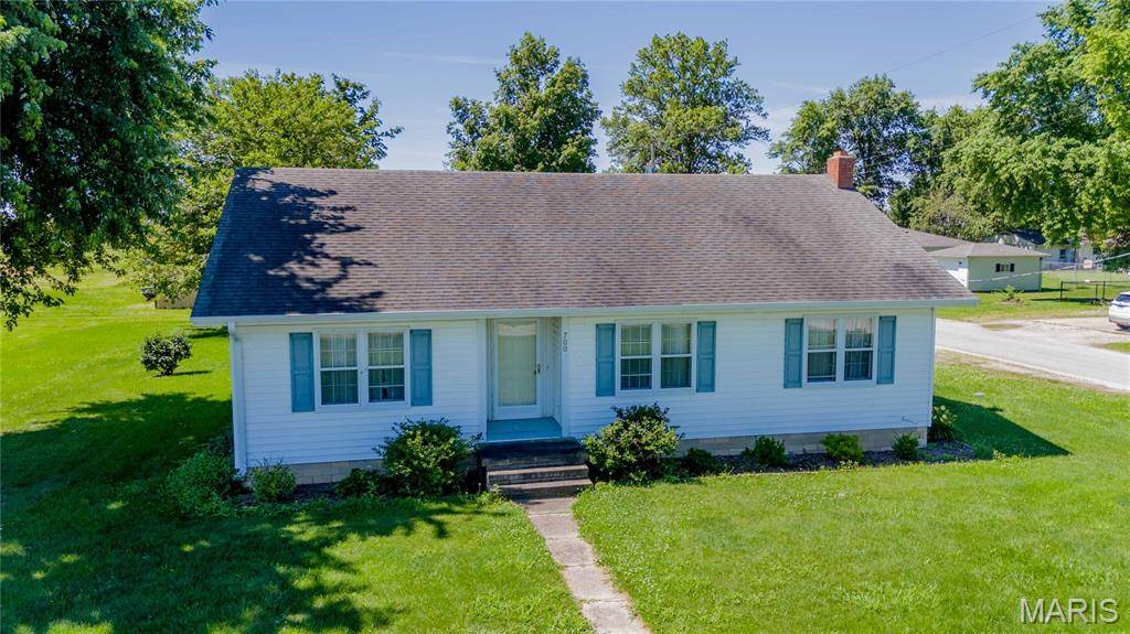 700 Gehle ST, St Peter, IL 62880