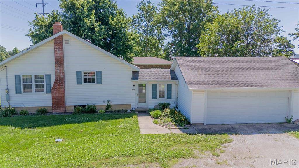 700 Gehle ST, St Peter, IL 62880
