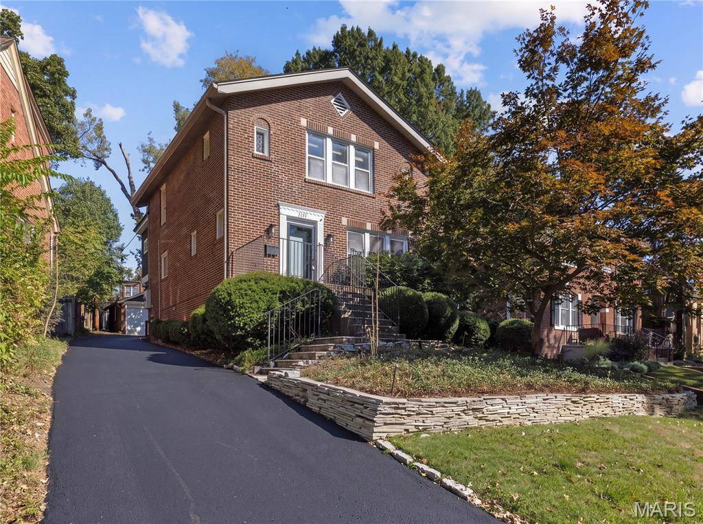7117 Northmoor DR, University City, MO 63105