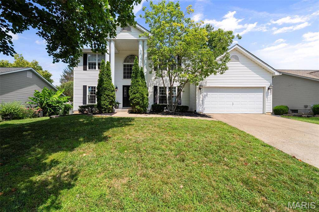 876 Emerald Place DR, St Charles, MO 63304