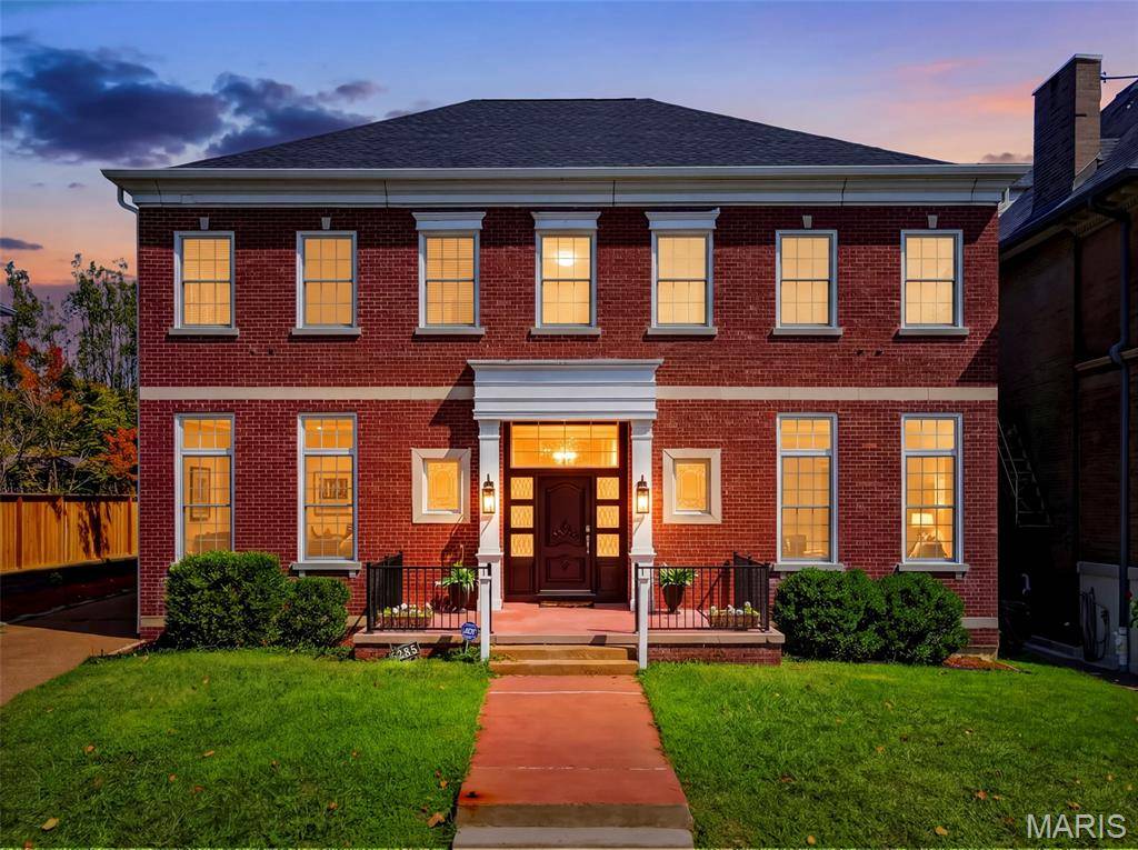 5285 Washington PL, St Louis, MO 63108