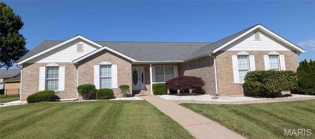 521 Grand AVE, Waterloo, IL 62298
