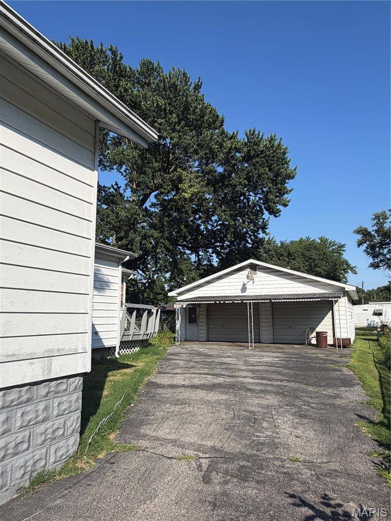 404 S 4th ST, Caseyville, IL 62232