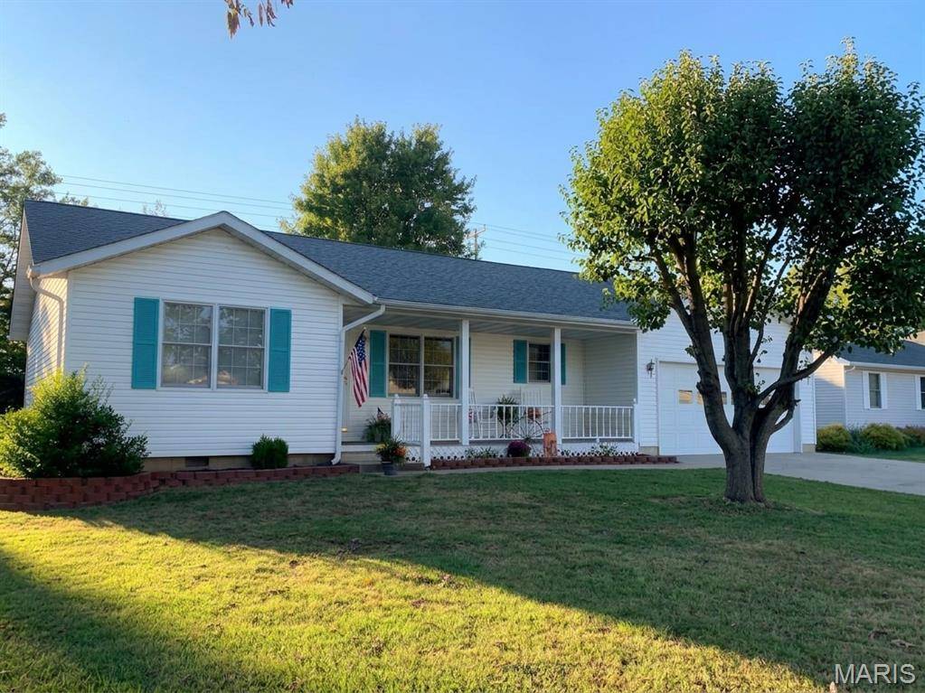 635 Saint David ST, St James, MO 65559