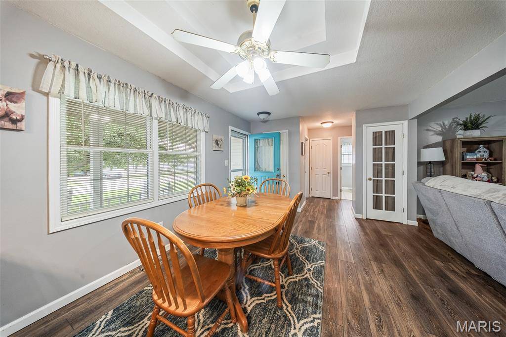 635 Saint David ST, St James, MO 65559