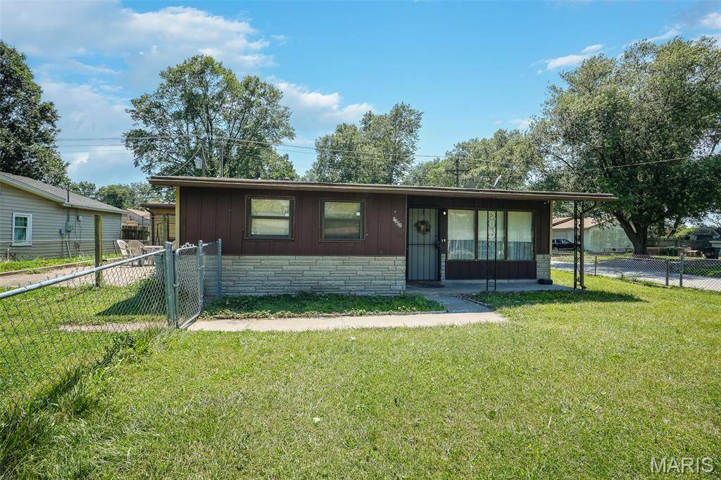 1302 Saint Raphael ST, East St Louis, IL 62206