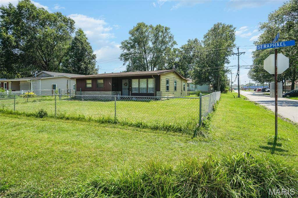1302 Saint Raphael ST, East St Louis, IL 62206