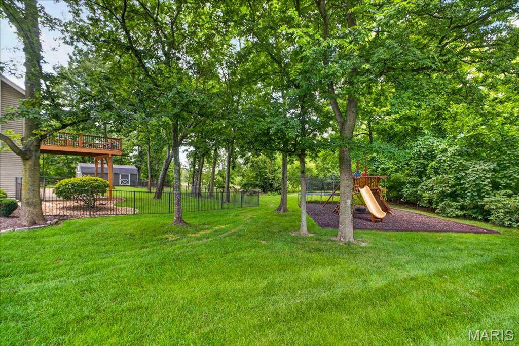 766 Southbrook Forest CT, St Charles, MO 63304