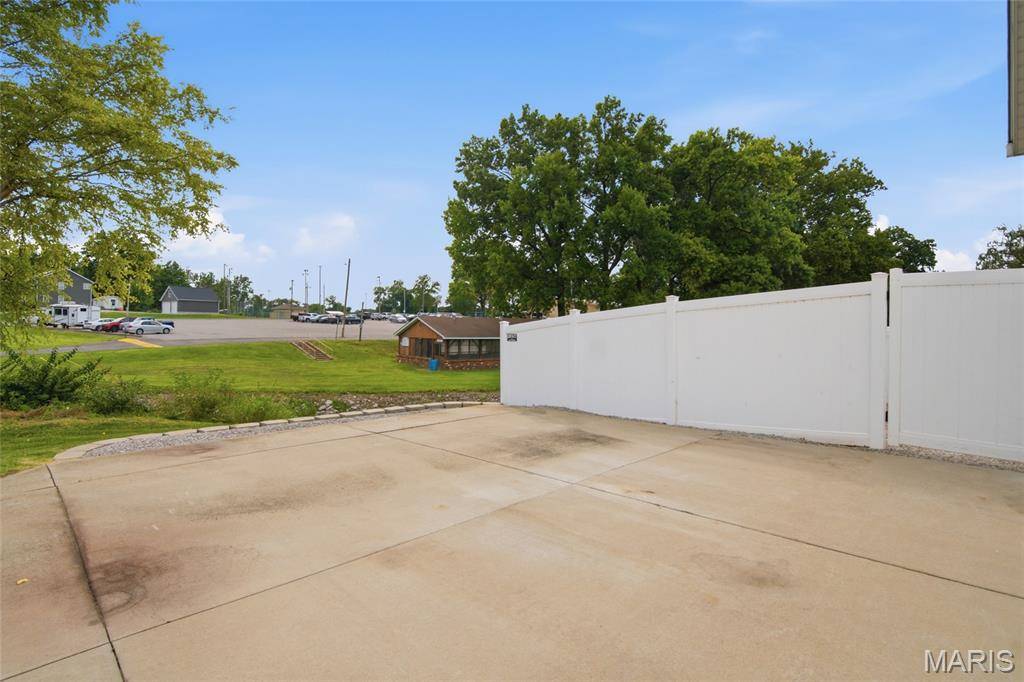 403 E Locust ST, Columbia, IL 62236