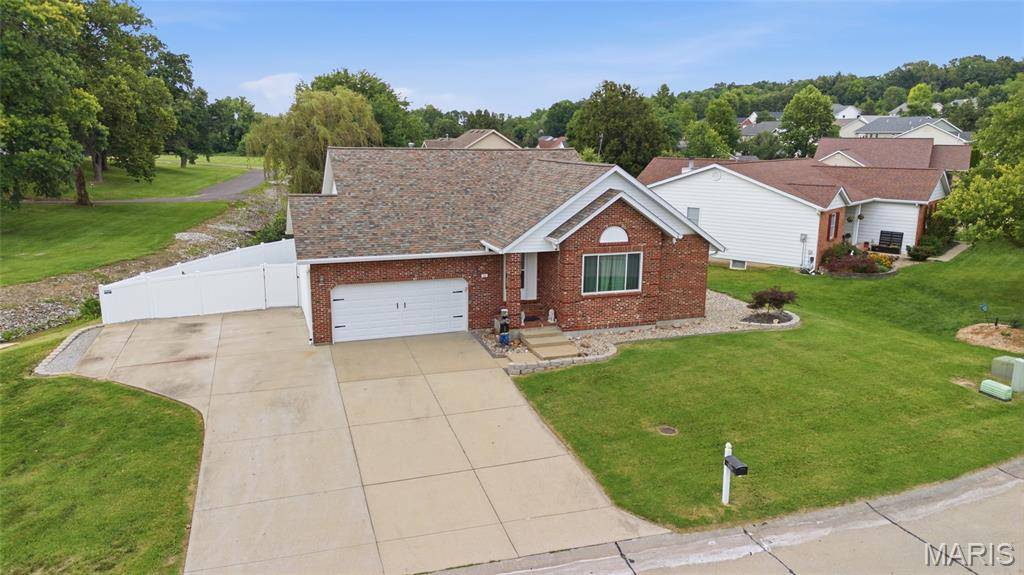 403 E Locust ST, Columbia, IL 62236