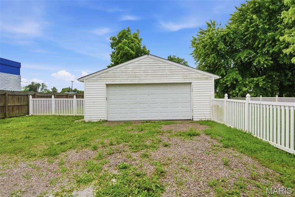 5912 N Belt W, Belleville, IL 62223
