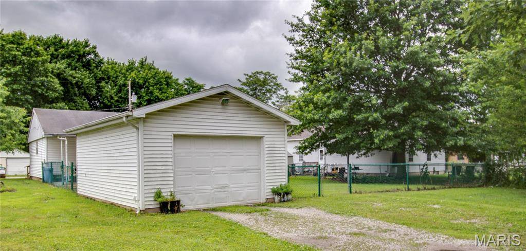 402 N Wood ST, Mulberry Grove, IL 62262