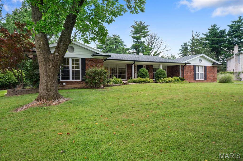 312 Diplomat LN, Chesterfield, MO 63017