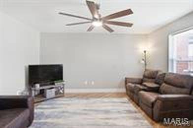 3024 Caroline ST, St Louis, MO 63104