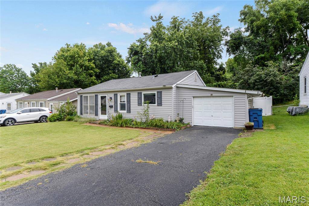 2662 Bonniebrook DR, Maryland Heights, MO 63043
